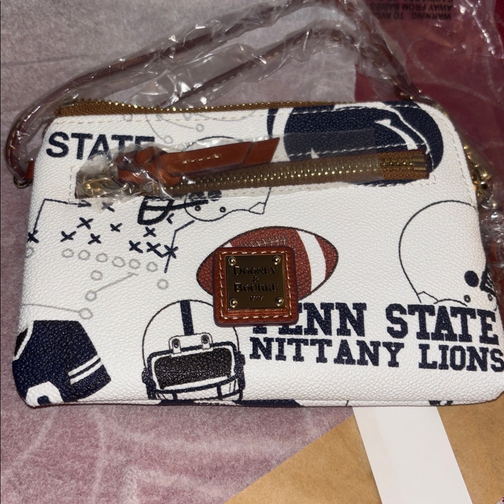 Dooney Bourke 🆕 Penn state Sports Print Wristlet Nittany lions psu proud - Picture 4 of 8